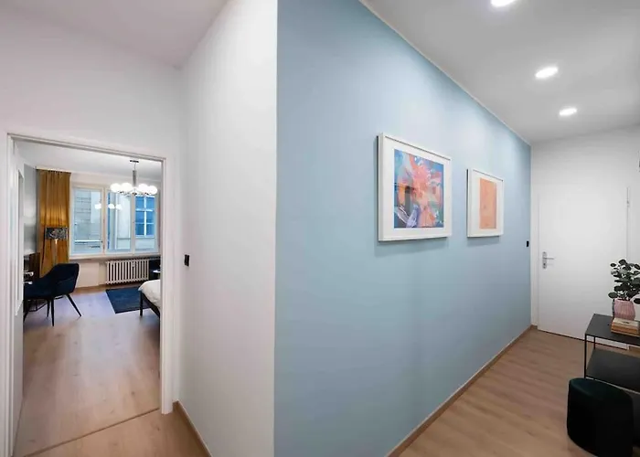 Apartment Colourful Modern Flat / Balcony / Charles Bridge