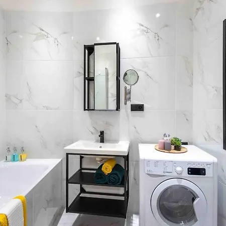 Lägenhet Colourful Modern Flat / Balcony / Charles Bridge