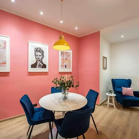Apartment Colourful Modern Flat / Balcony / Charles Bridge Prague