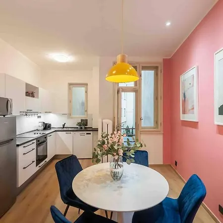 Apartment Colourful Modern Flat / Balcony / Charles Bridge *